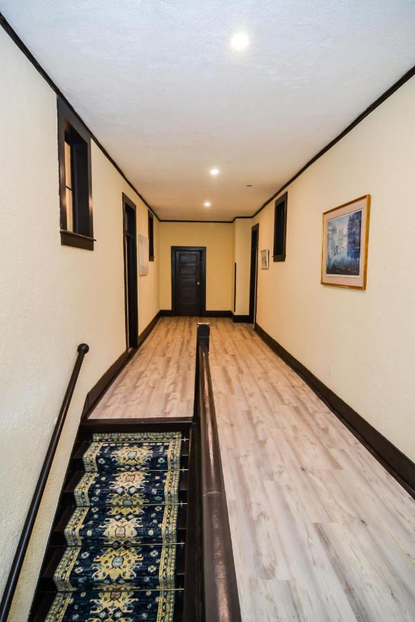 Blue Sky Manor Hotel Interlachen Екстериор снимка